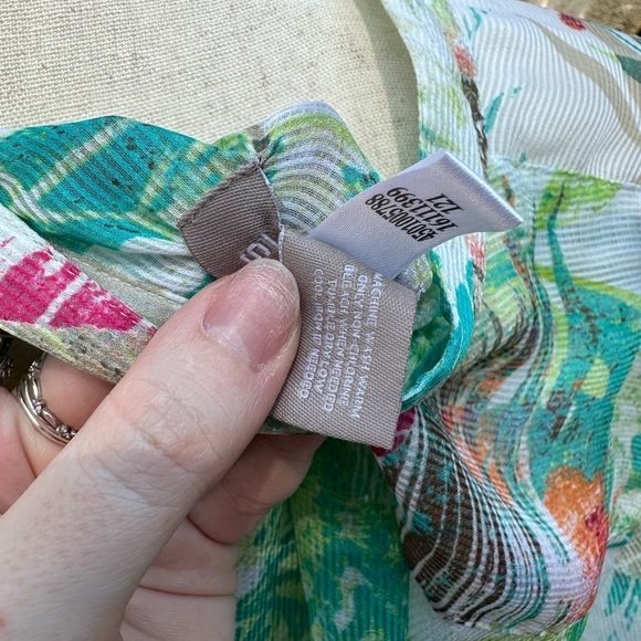 Chicos Botanical Tropical Printed Chiffo Crinkled Loose Fit Semi Sheer Top - Picture 7 of 8